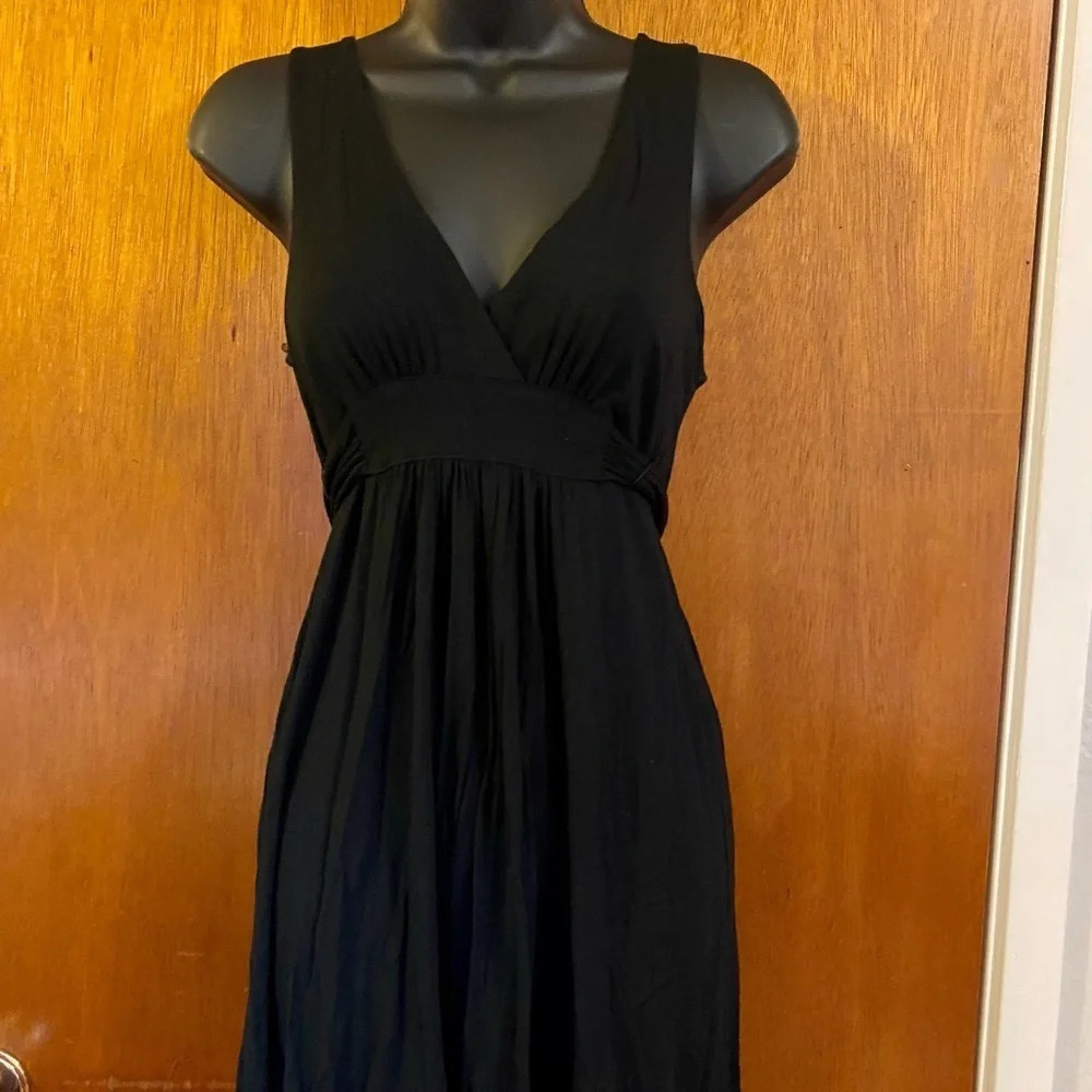 Forever 21 Black Sleeveless V-Neck Mini Dress Small Adjustable Waist Boho Style